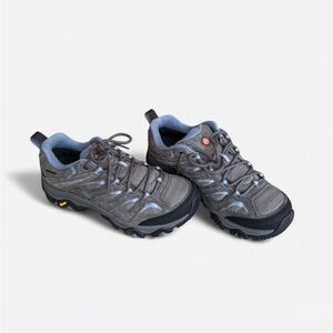 Merrell Blue and Black Moab 2 Boots new in box